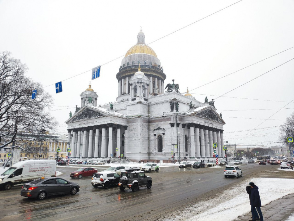 Часть фасада Исаакиевского собора отреставрируют за 107 млн рублей